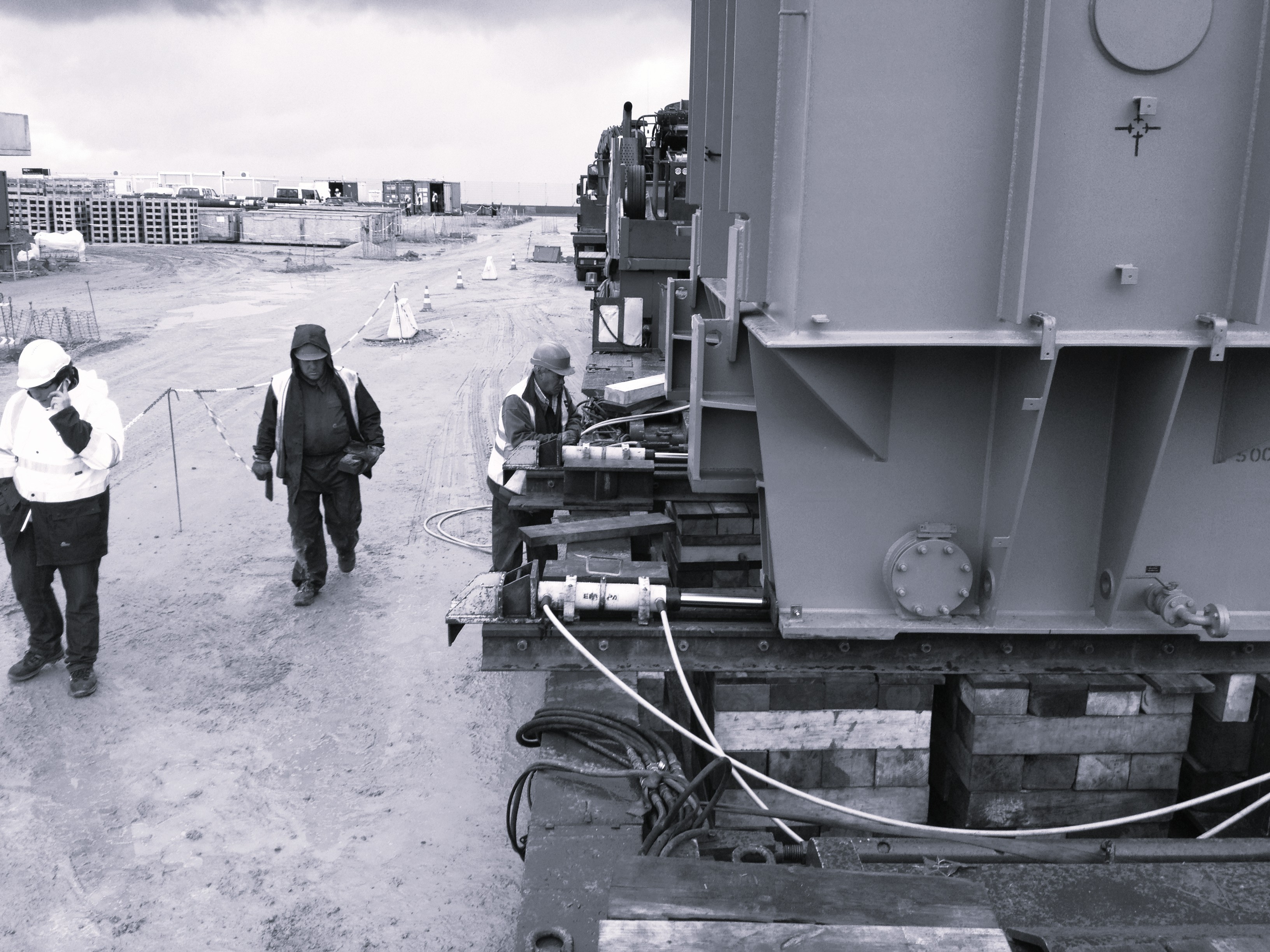 Manual unloading of transformers